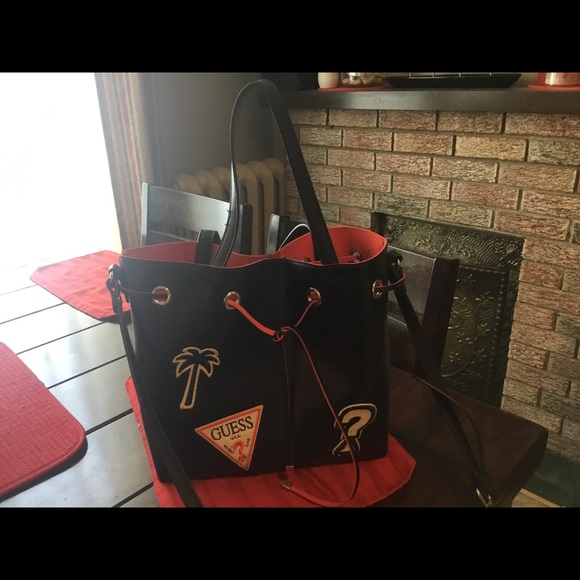 Guess handbag - Picture 3 of 4